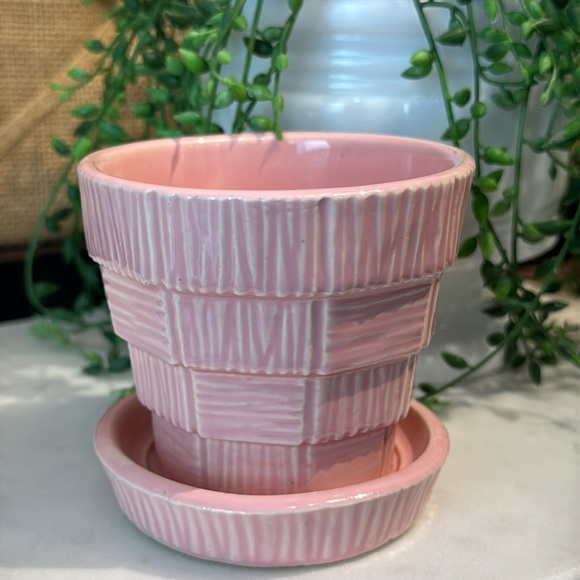 Vintage McCoy planter - Picture 2 of 11